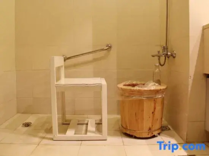 Typhoon Shelter Theme Apartment Hotel