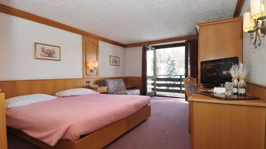 Hotel IntermontiOver view