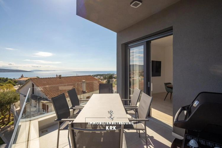 Penthouse Seaview Emilia