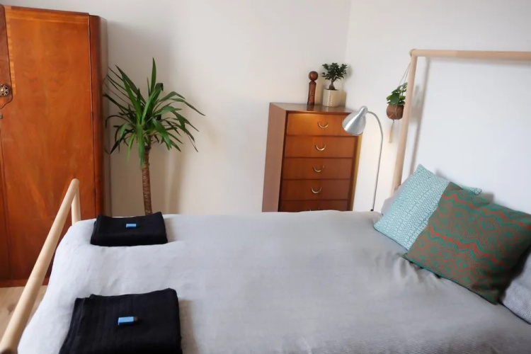 1 Bedroom Flat Near The Meadows