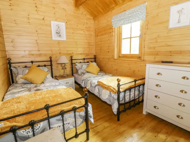 Acorn Lodge