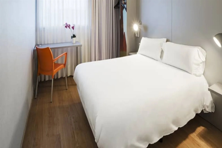 B&B Hotel Girona 2