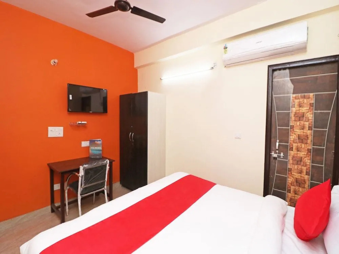 OYO 28366 Ram & Sons Residency