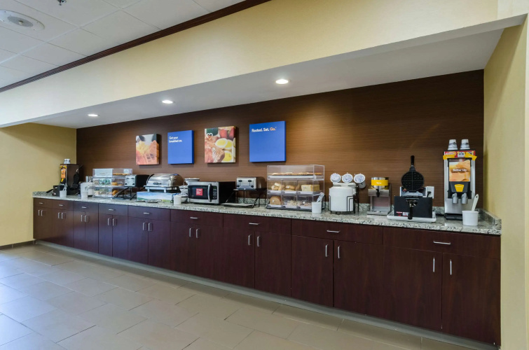 Comfort Inn Randolph - Boston photo 23