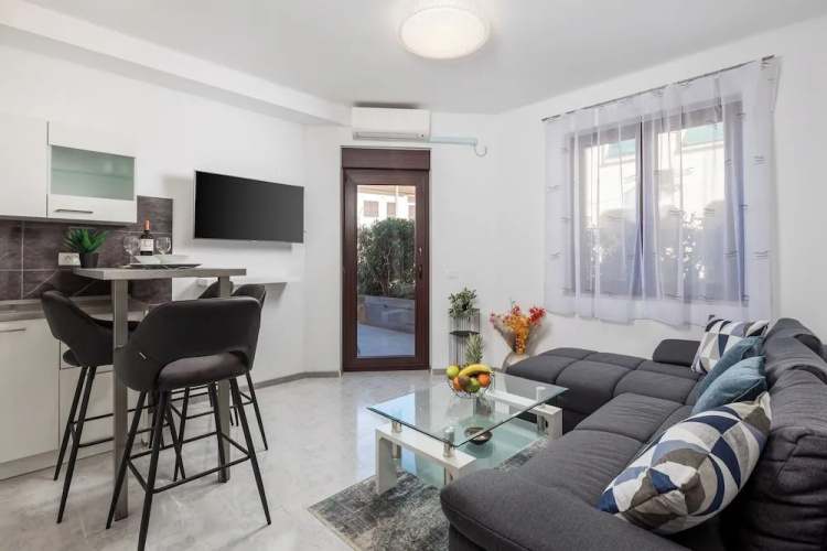 Apartment Isola