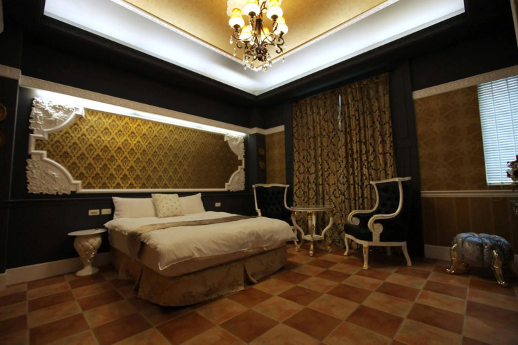 Yuga House