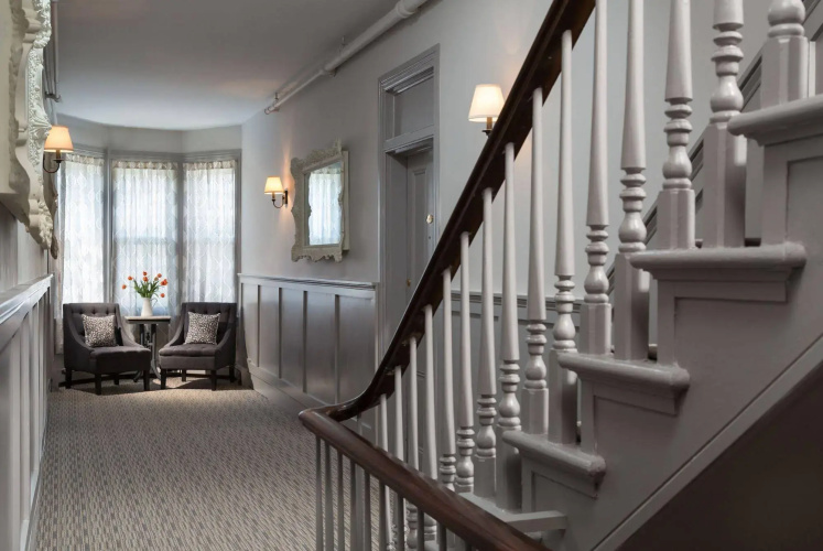 Carroll Villa Hotel