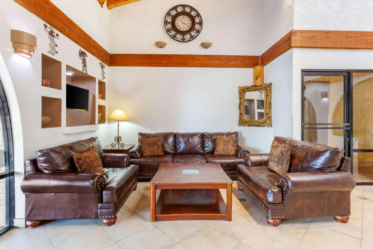 Quality Inn Phoenix Scottsdale West