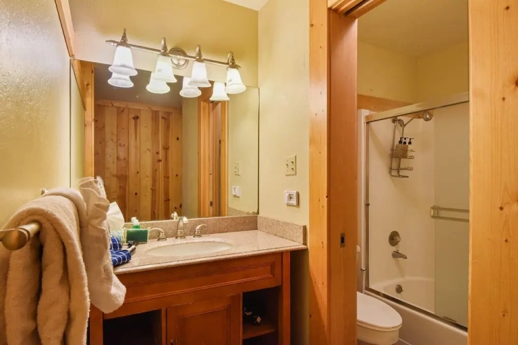 Quadruple Suite with balcony and with mountain view