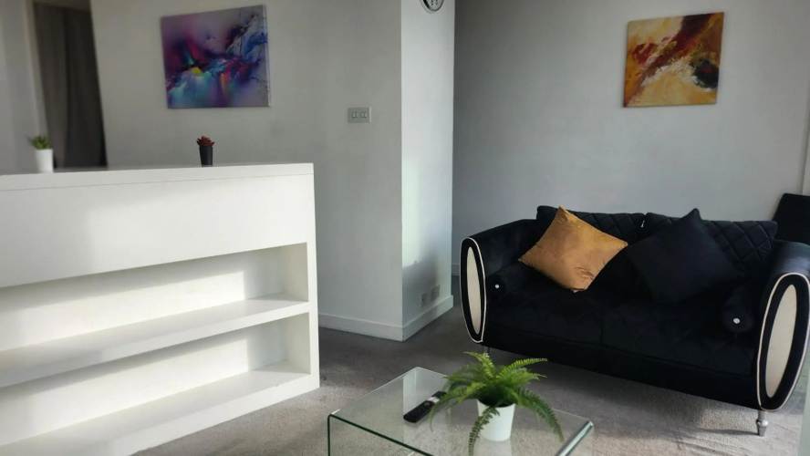 Cityscape Apartment in Birmingham with Self Checkin