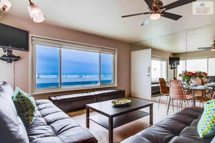 108-Ocean Front Combo