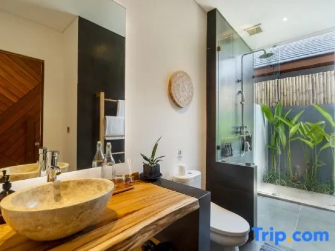 2 Bedrooms Villa
