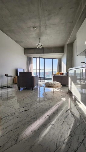 Modern 2Bed Condo in Luxurious Building