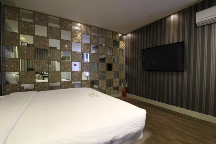 U & Songdo Hotel