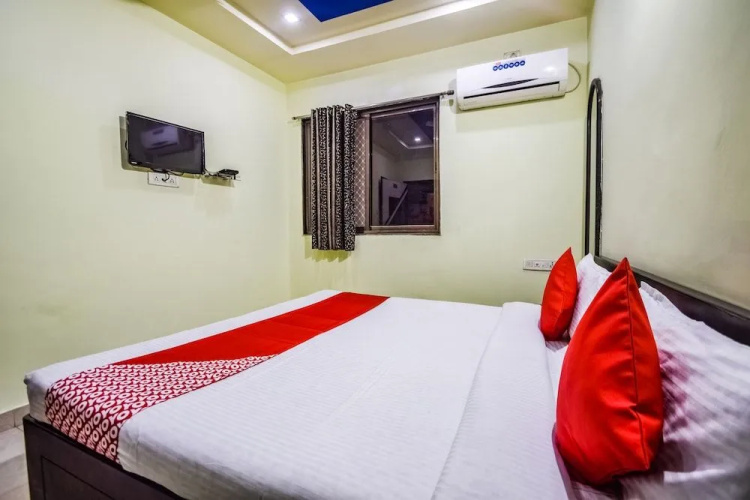 Oyo 36444 Hotel Prabhave & Dining Hall