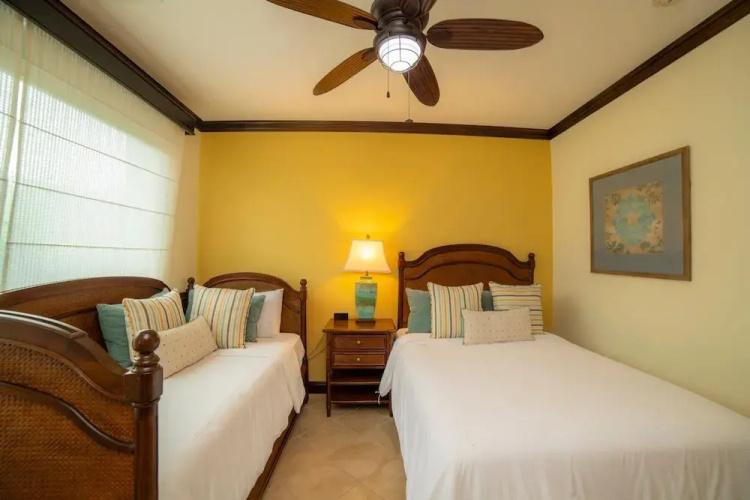 Altavista 5D 3 Bdr 2 bth Ocean View Condo