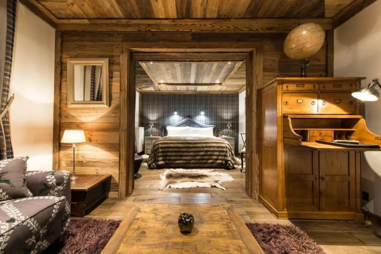 Suite with mountain view