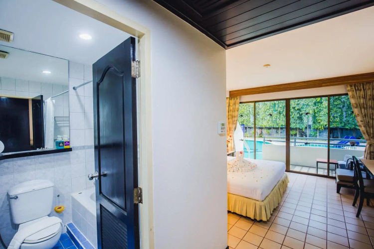 Karon Whale Resort Karon Beach (SHA Certified)