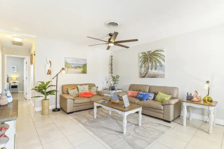 Jensen Beach Home: Walk to Beach Access!
