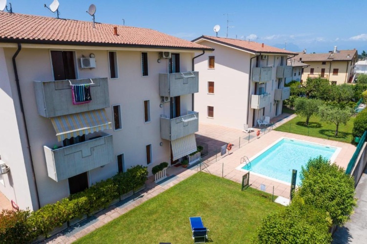2 Bedrooms Apartment