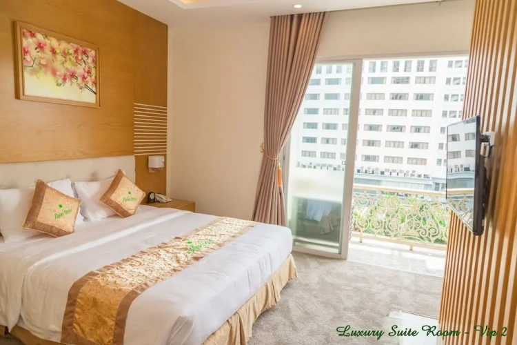 Luxury Double Suite with city view