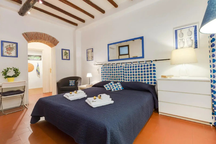 Piazza dei Satiri Apartments