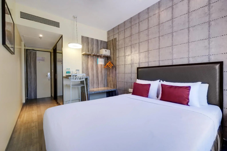 7 Apple Hotel