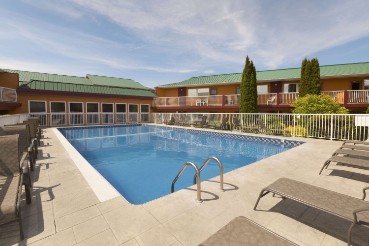 Days Inn by Wyndham Penticton Conference Centre photo 11
