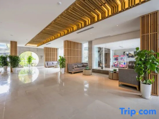 Yinghu Hotel