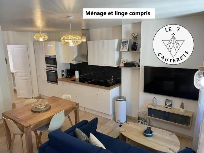 2 Bedrooms Apartment