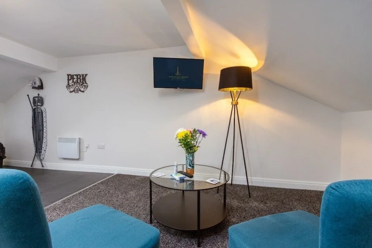 1 Bedroom Suite
