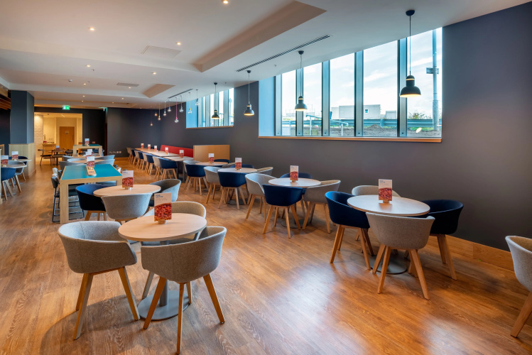 Holiday Inn Express London Heathrow T4 photo 18