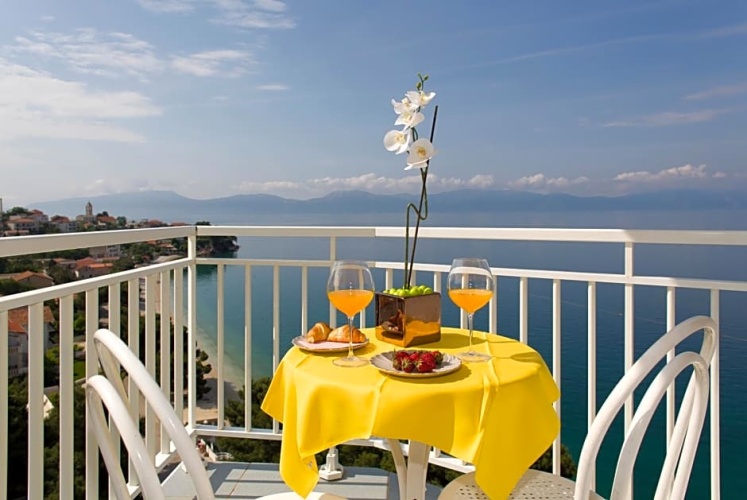 Standard Double room with balcony and with sea view