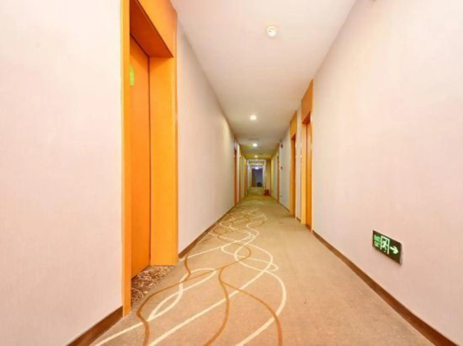 Huating Business Hotel