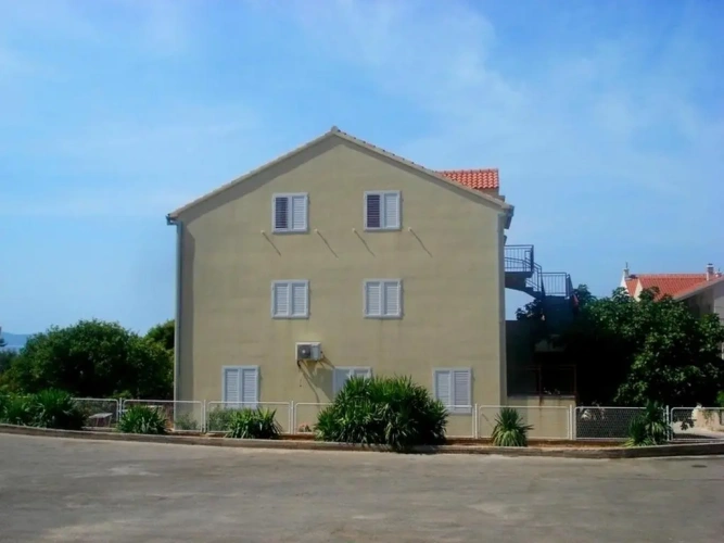 2 Bedrooms Apartment with balcony and with sea view