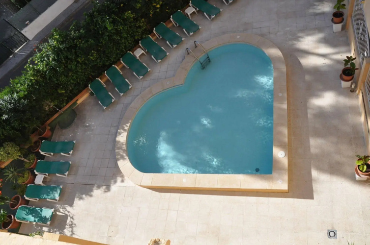 Alper Apartments