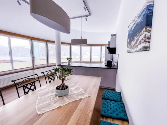 3 Bedrooms Apartment