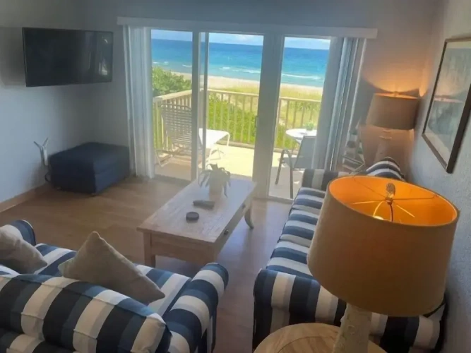 1 Bedroom Deluxe room with balcony and oceanfront