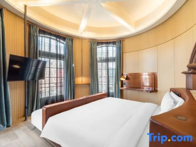 Double Suite with view