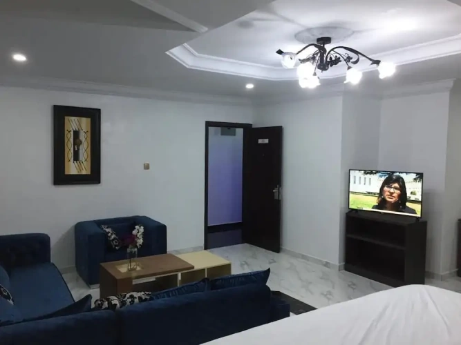 Deluxe Studio