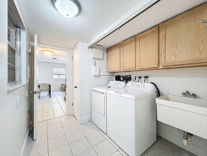 4 Bedrooms Cottage