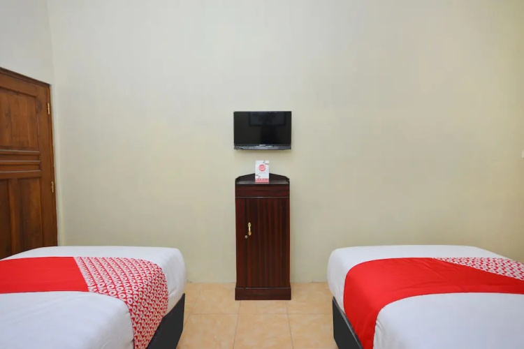 OYO 810 Idola Residence