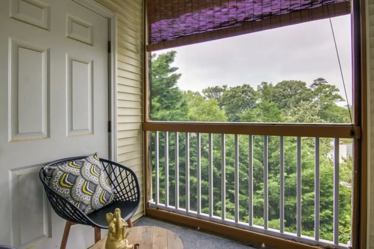 Condo w/ Pool Access ~ 2 Mi to Rehoboth Beach!
