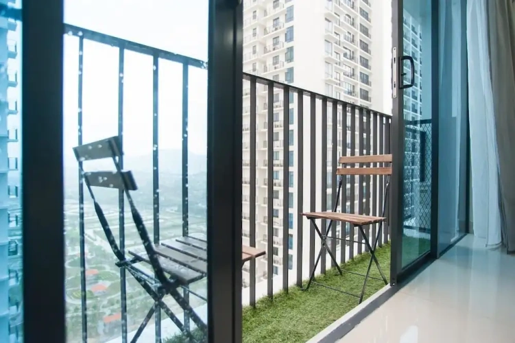 Standard Quadruple Family room with balcony