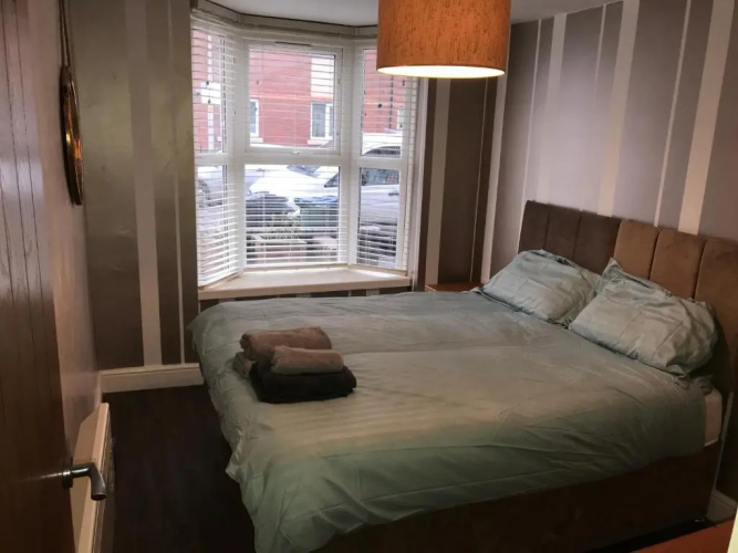 Ground Floor Contemporary 1 Bed Apartment