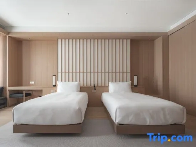 Premier Twin room