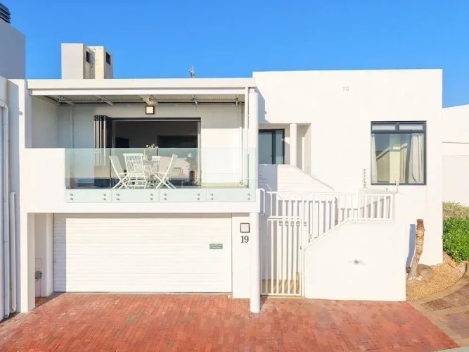 2 Bedrooms Cottage with balcony