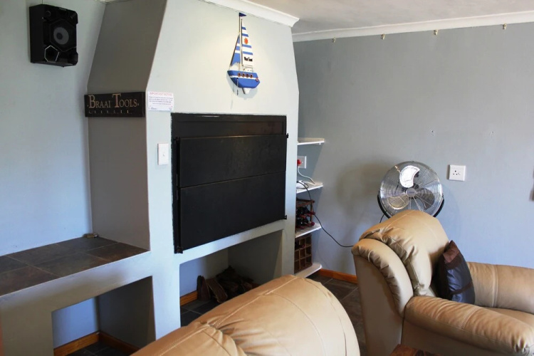 6 Breezer Self catering