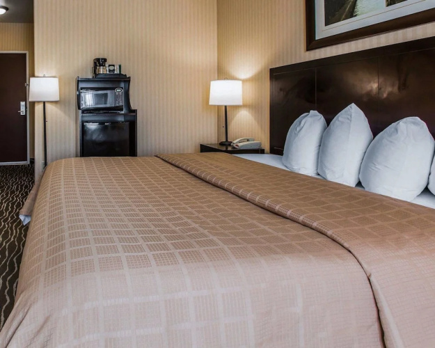 Comfort Suites
