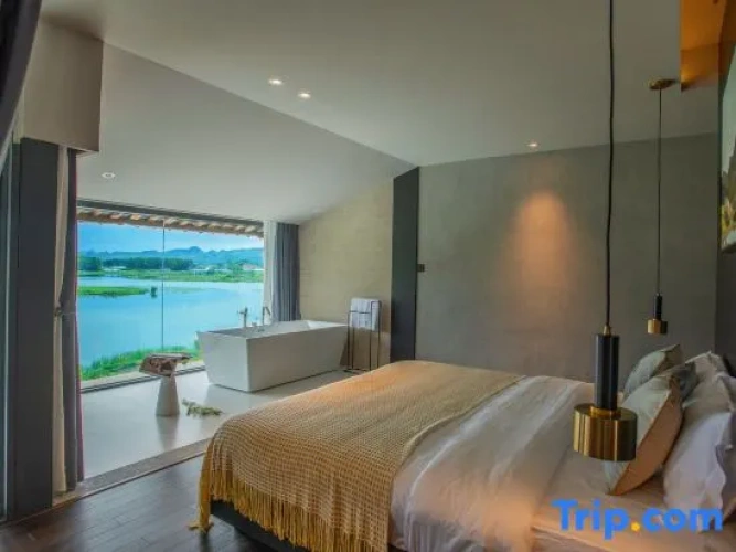 Standard Double room with lake view